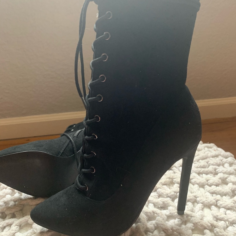 NWOT Steve Madden Booties